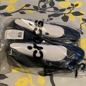 New Women’s Crocs navy Laura flats size 9.